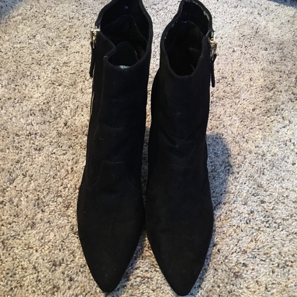 Guess Black Suede Booties - Size 9.5M - Picture 4 of 8